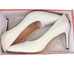 Classic style Ivory dress pumps, 3" heel, size US 9.5, med width, NEW never worn